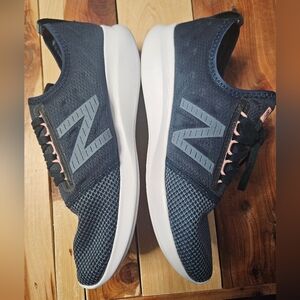 New Balance Fuel Core Coast shoes size 8 in womens, mens 6.5, or kids size 6